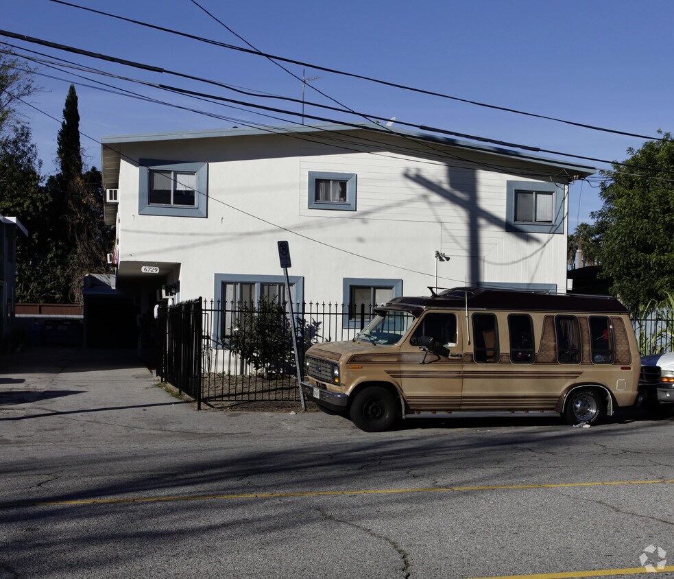 Primary Photo - 6729 Fulton Ave