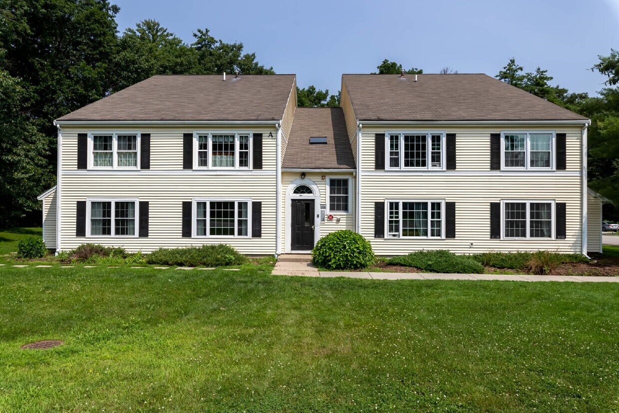 50 Brookside Dr Unit O7, Exeter, NH 03833 Room for Rent in Exeter, NH