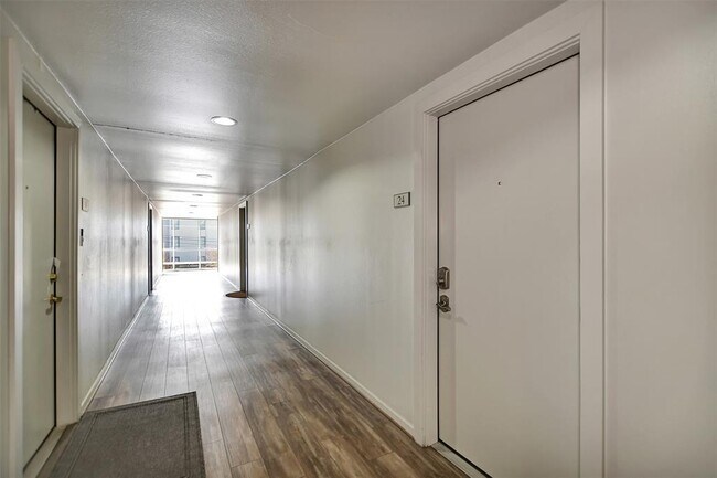 Foto del edificio - 3131 Cummins St