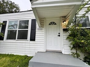 Building Photo - 1000-1002 McLish Ave SW