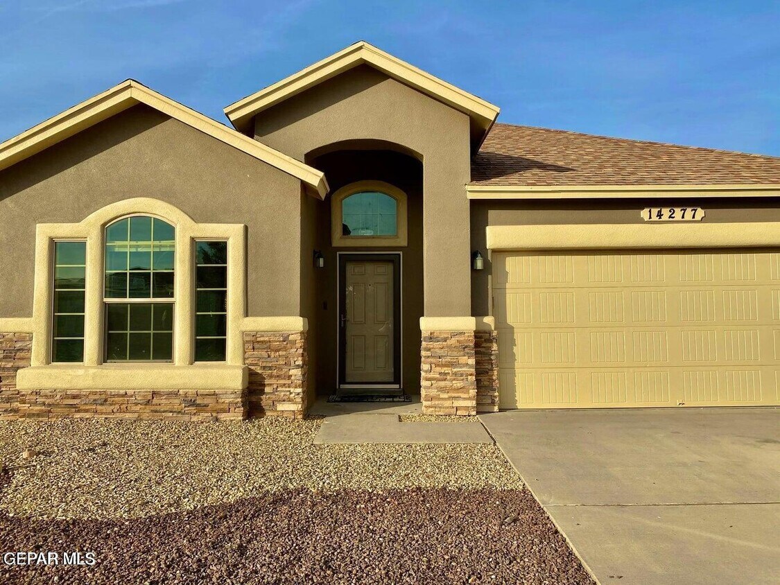 Foto principal - 14277 Desert Sky Dr