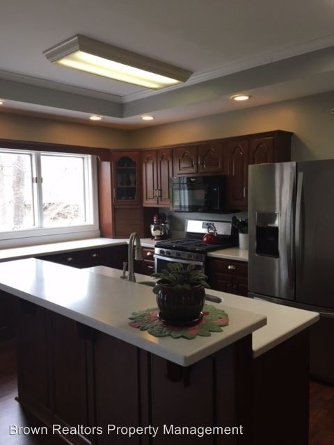 Building Photo - 5293 White Oak Dr
