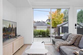 Building Photo - 90 W King Edward Ave