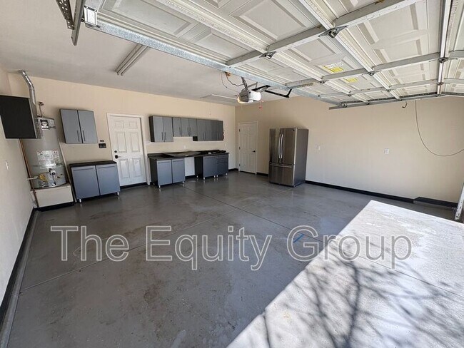 Foto del edificio - 2650 W Oakridge Ave