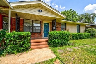 Building Photo - 817 Stahl Dr