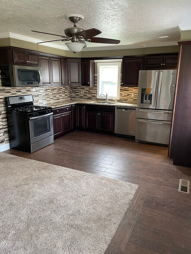 493 Washington St Unit 493 B Washington, Salem, OH 44460 Apartments