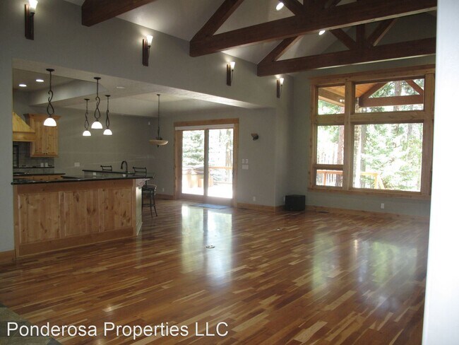 Building Photo - 4 br, 4 bath House - 16480 Wren Lane