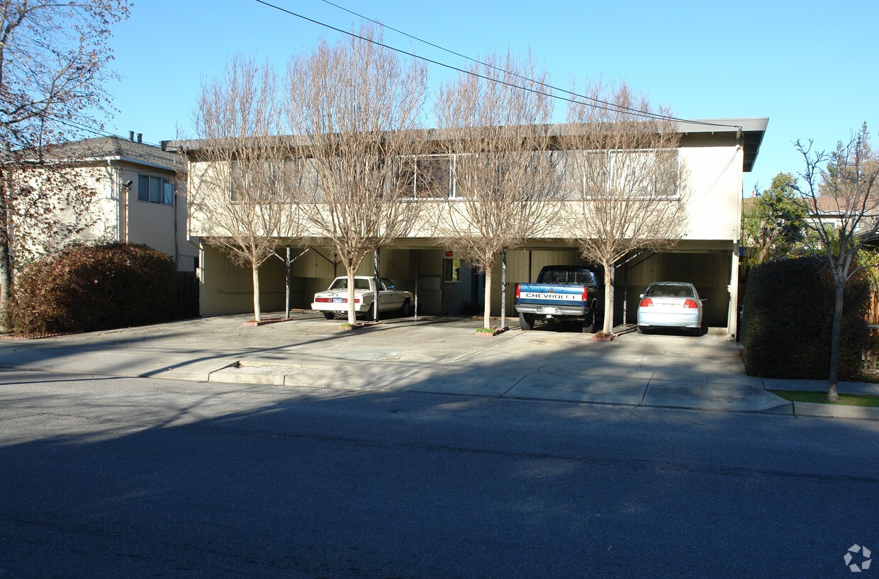 Primary Photo - 1622 Latham St