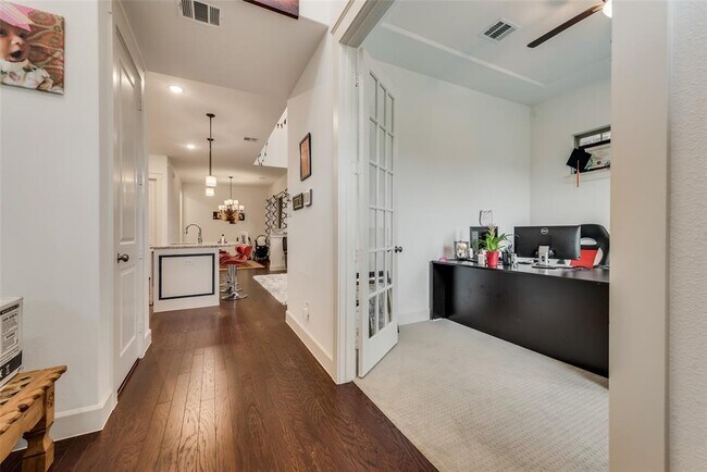 Foto del edificio - 237 Harbor Hills Dr