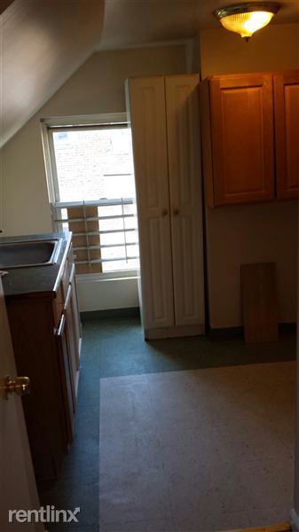 Building Photo - 218 3rd St