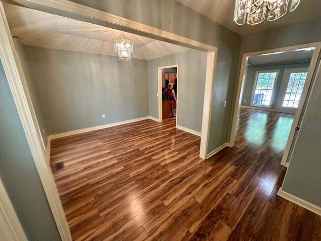 Building Photo - 3 Bedroom Home - Private - Central SC