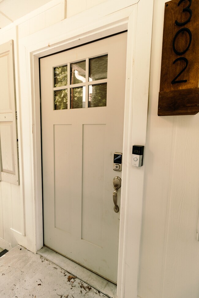 Entrance - 302 Dukeland Dr