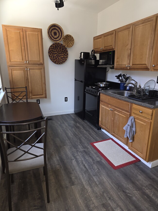 kitchen - 237 Taylor St