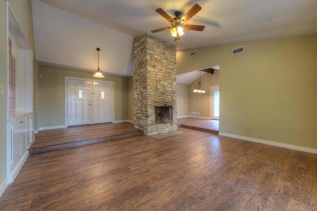 Foto del edificio - 12800 Powderhorn St
