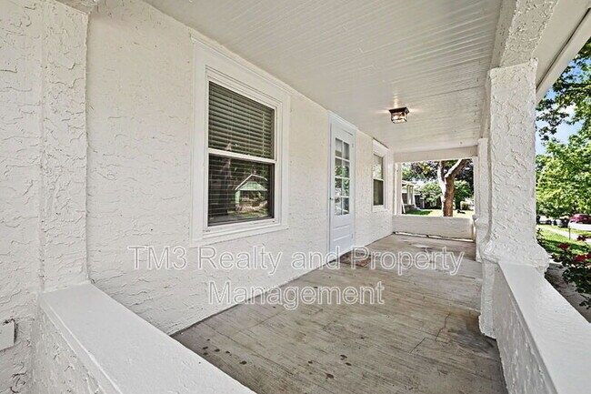 Foto del edificio - 6015 Cherry St