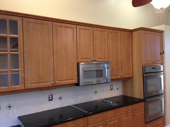 Foto del edificio - 8205 Butler Greenwood Dr