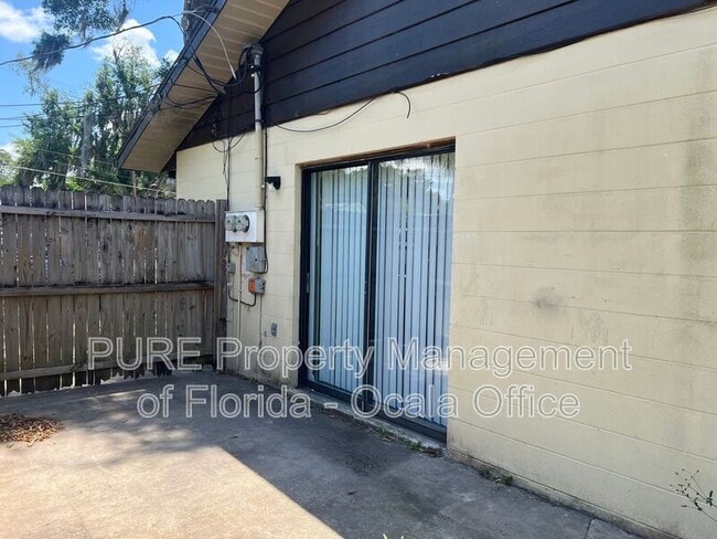 Building Photo - 4050 SE 21st Ct