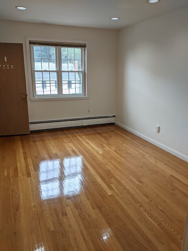 Foto del edificio - 409 Lowell Ave
