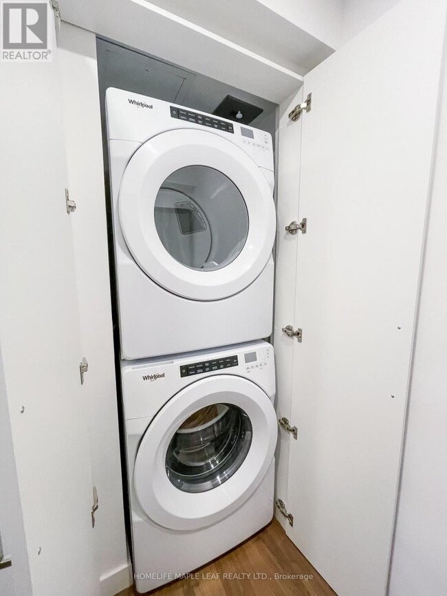 Building Photo - 30 Tretti Wy