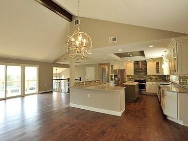 Building Photo - 888 Upland Dr