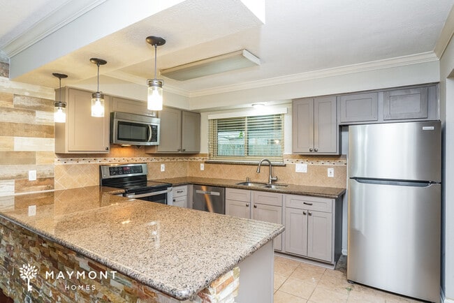 Foto del edificio - 4242 Heathfield Dr