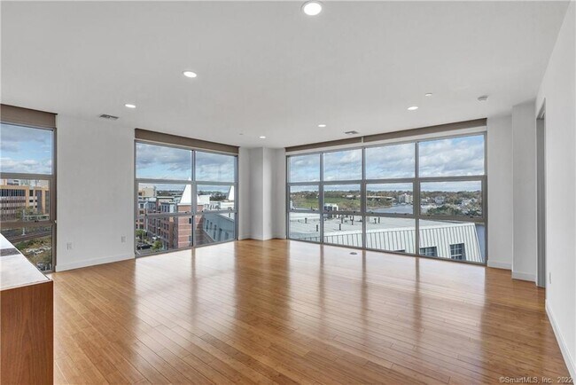 Foto del edificio - 33 N Water St