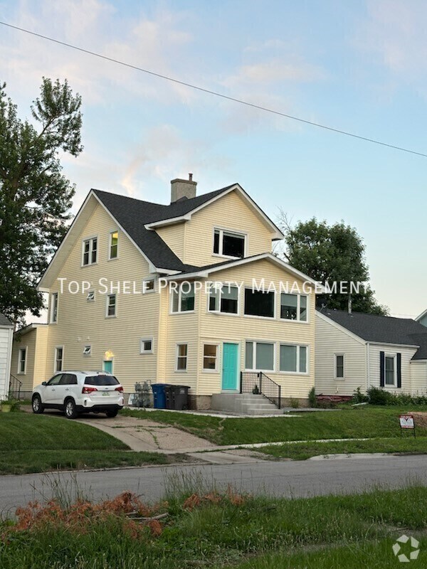 Building Photo - 3719 3rd St