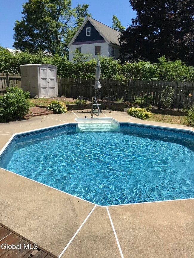 Building Photo - 218 Washington St