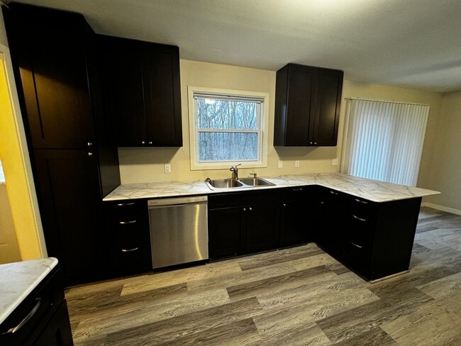 Building Photo - Country Living with a 3-Bedroom, 2-Bath Ho...