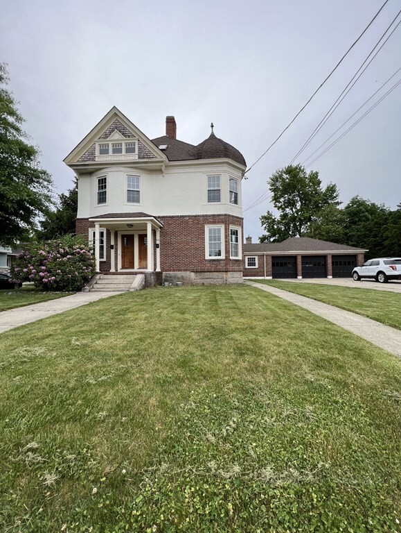 Primary Photo - 513 S Main St