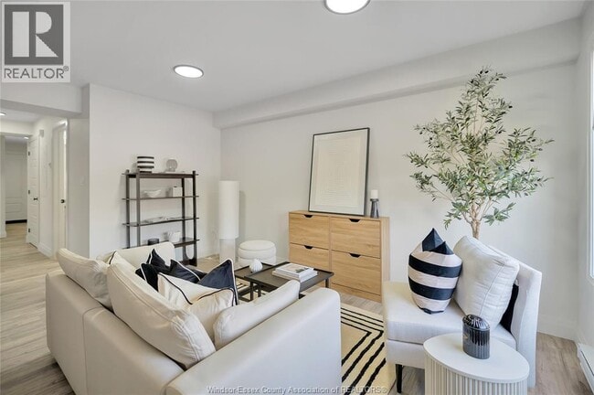 Building Photo - 513 Caron Ave