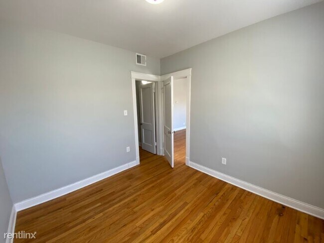 Building Photo - 4368 N Milwaukee Ave