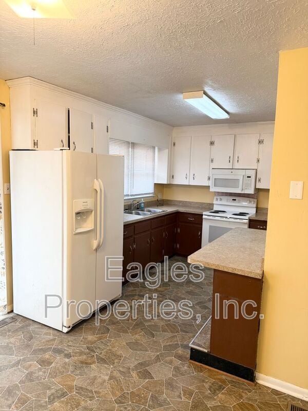 Building Photo - 224 Herbert St