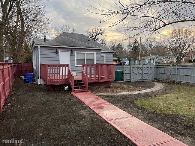 Building Photo - 2 br, 1 bath House - 122 Woodland Dr