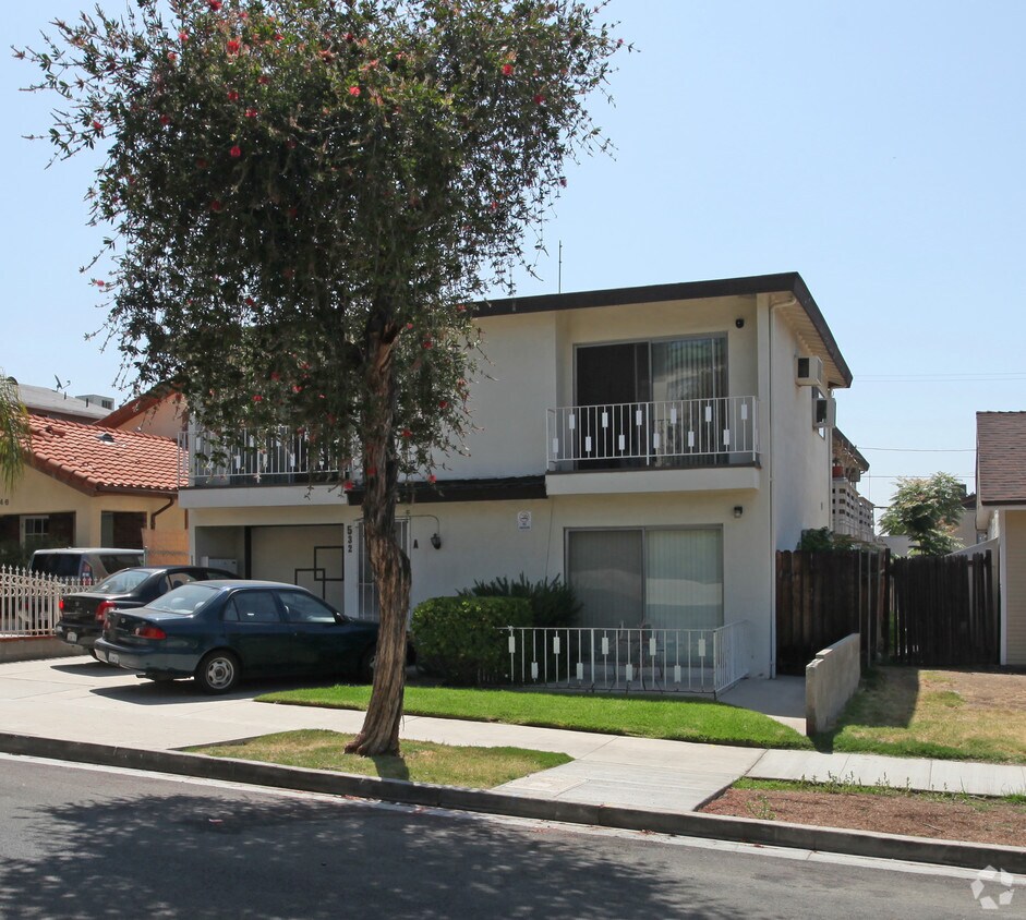 Building Photo - 532 E Providencia Ave