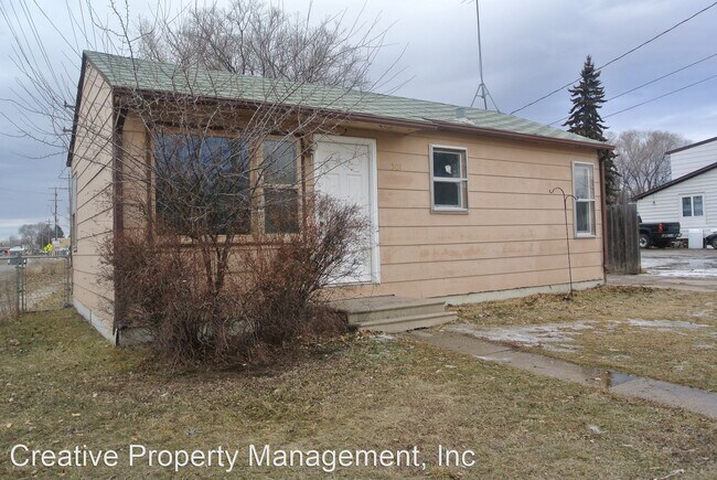 Building Photo - 3 br, 1 bath House - 501 10th ST NE