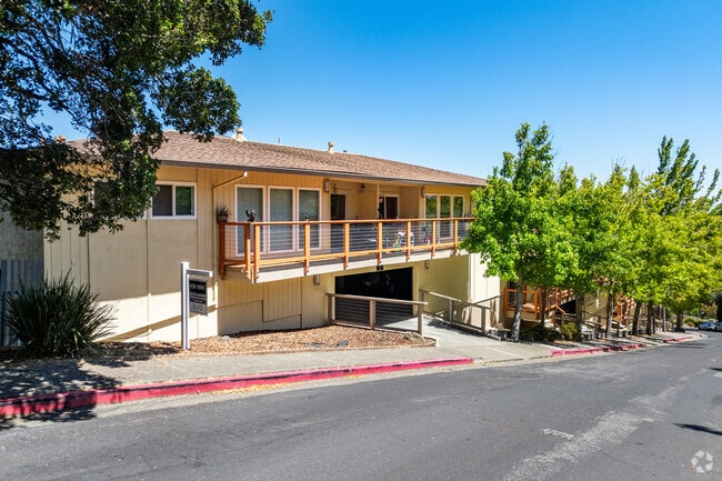 Building Photo - Bella Vista (06/25)