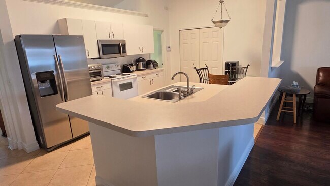 Foto del edificio - 6448 NW Colgate St