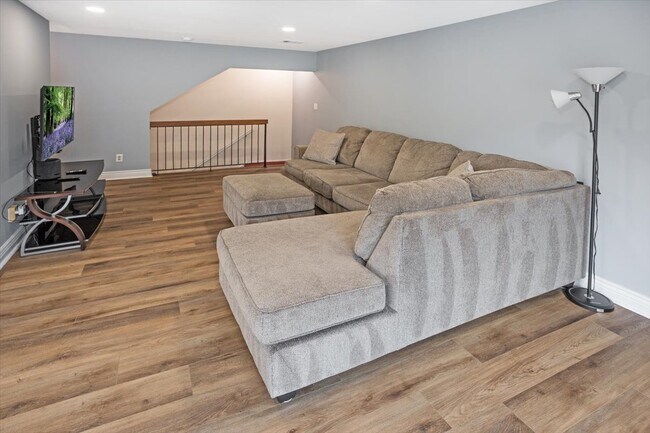 Foto del edificio - 56 Woods Edge Dr
