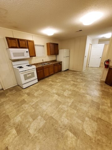 Foto del edificio - 5824 Cherry St
