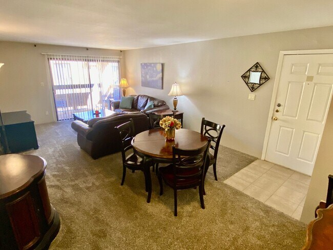 Foto del edificio - Furnished Scottsdale One Bedroom Condo For Long or Short Term (Min 3 Months)