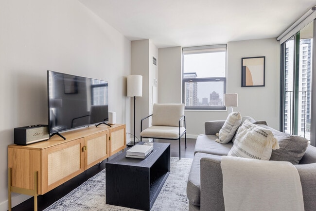 Foto del edificio - 77 W Huron St