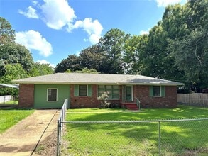 Building Photo - 1024 Gaddis Ave