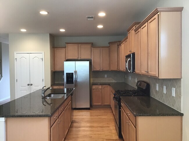 Foto del edificio - 1613 Deer Meadows Dr
