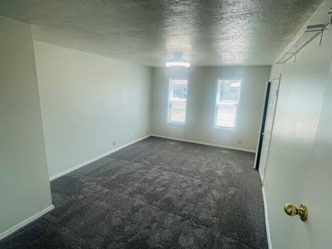 Foto del edificio - Roomy 3-Bed, 2-Bath Rental: Ideal Space fo...
