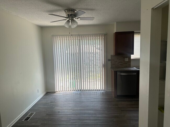 Dining - 9401 Reeder Ave