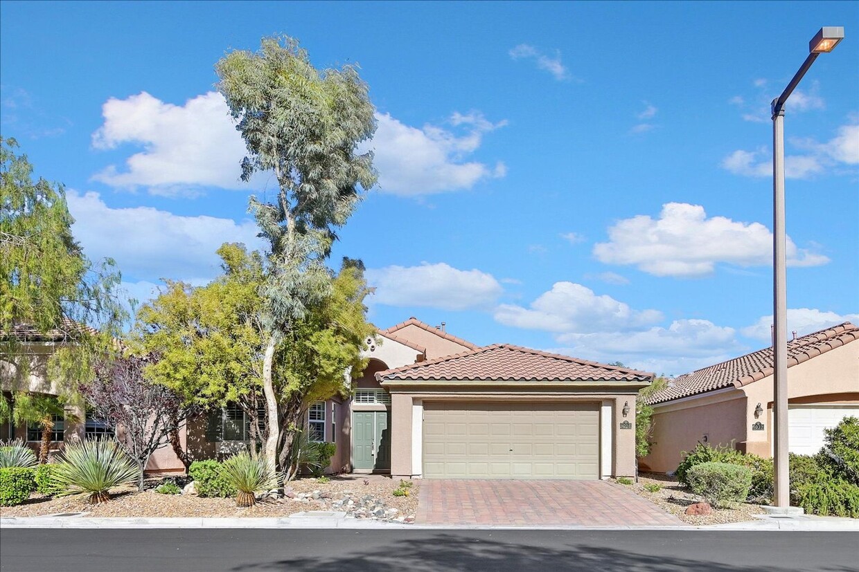 Primary Photo - Beautiful Single-Story 3 Bedroom Home in T...