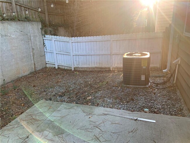 Foto del edificio - 4147 Magnolia Glen Walk