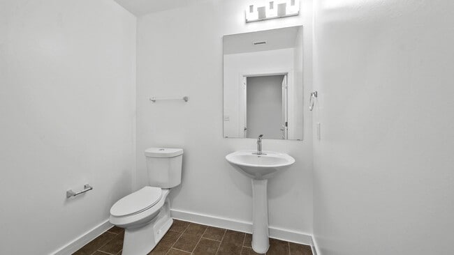 Building Photo - 5925 Almeda Rd