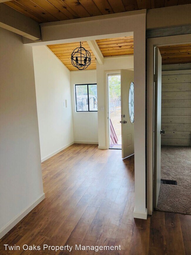 Building Photo - 4 br, 3 bath House - 1000 Eagle Ln